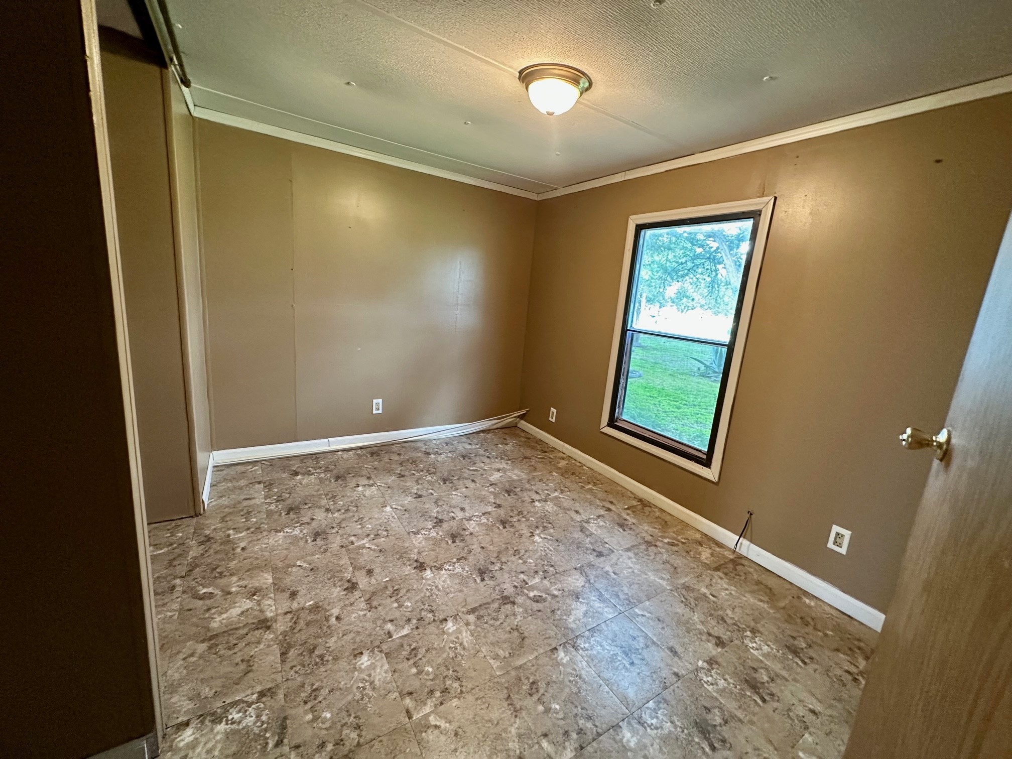 928 Chapparal Road , La Grange, TX, 78945 | 95380785 | Realty Texas LLC