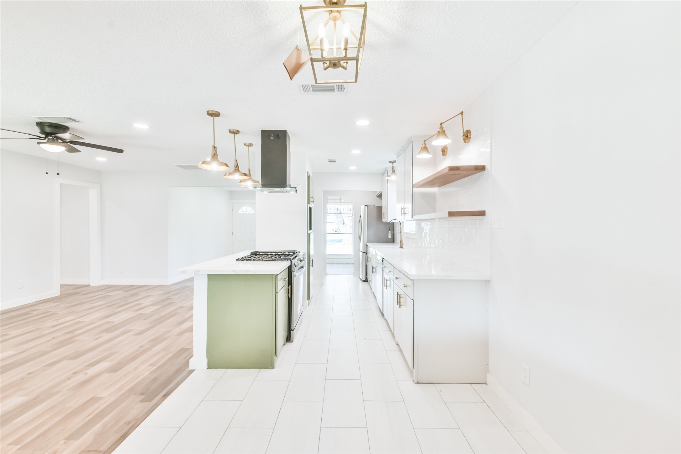 5505 Tanglebriar Drive , Dickinson, TX, 77539 | 14305188 | Realty Texas LLC