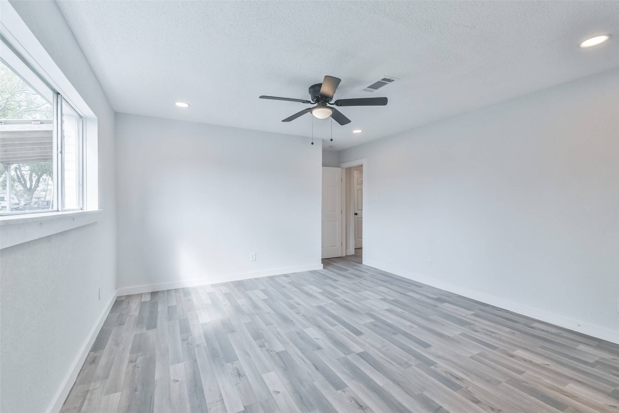 5505 Tanglebriar Drive , Dickinson, TX, 77539 | 14305188 | Realty Texas LLC