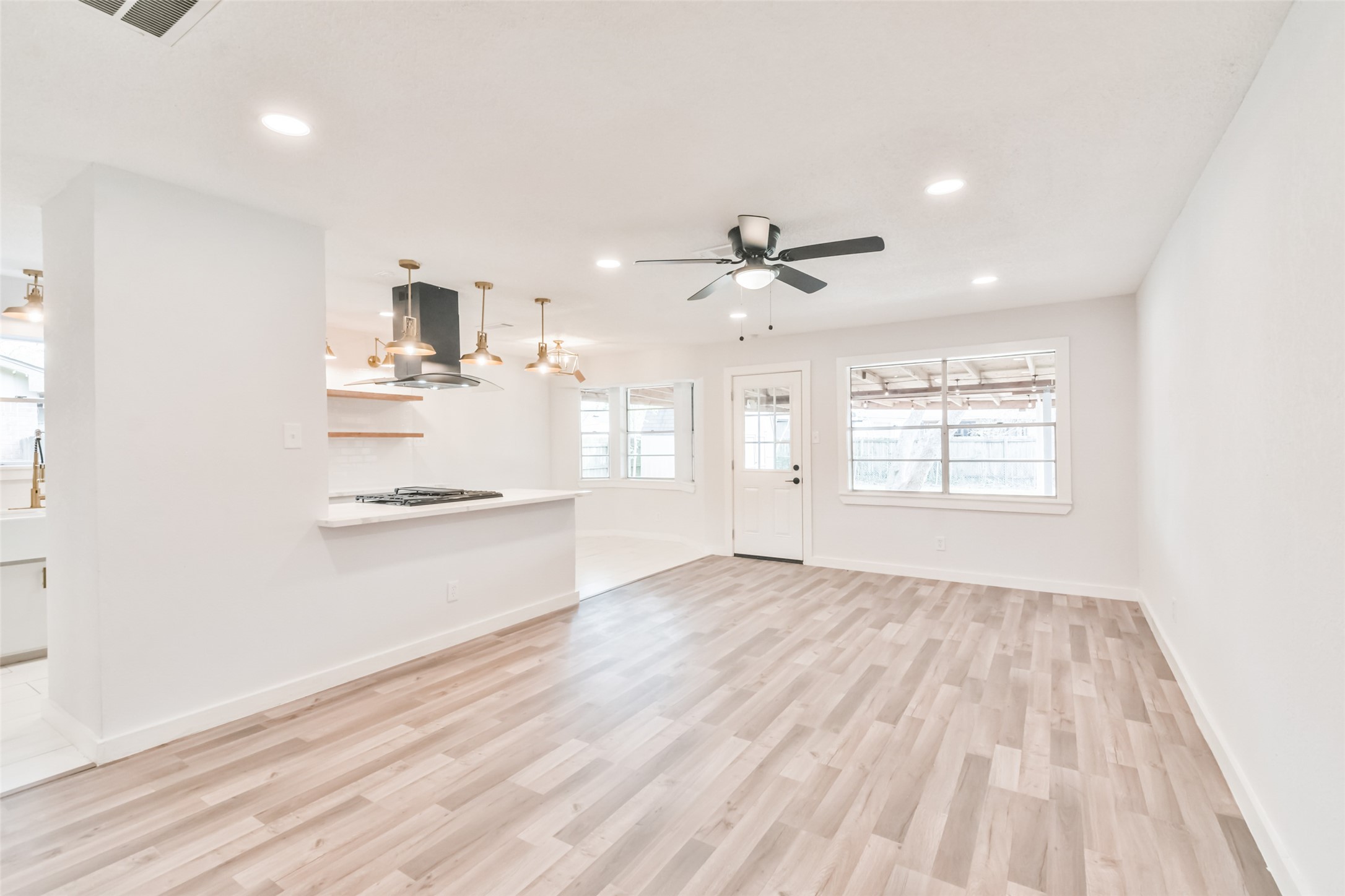 5505 Tanglebriar Drive , Dickinson, TX, 77539 | 14305188 | Realty Texas LLC