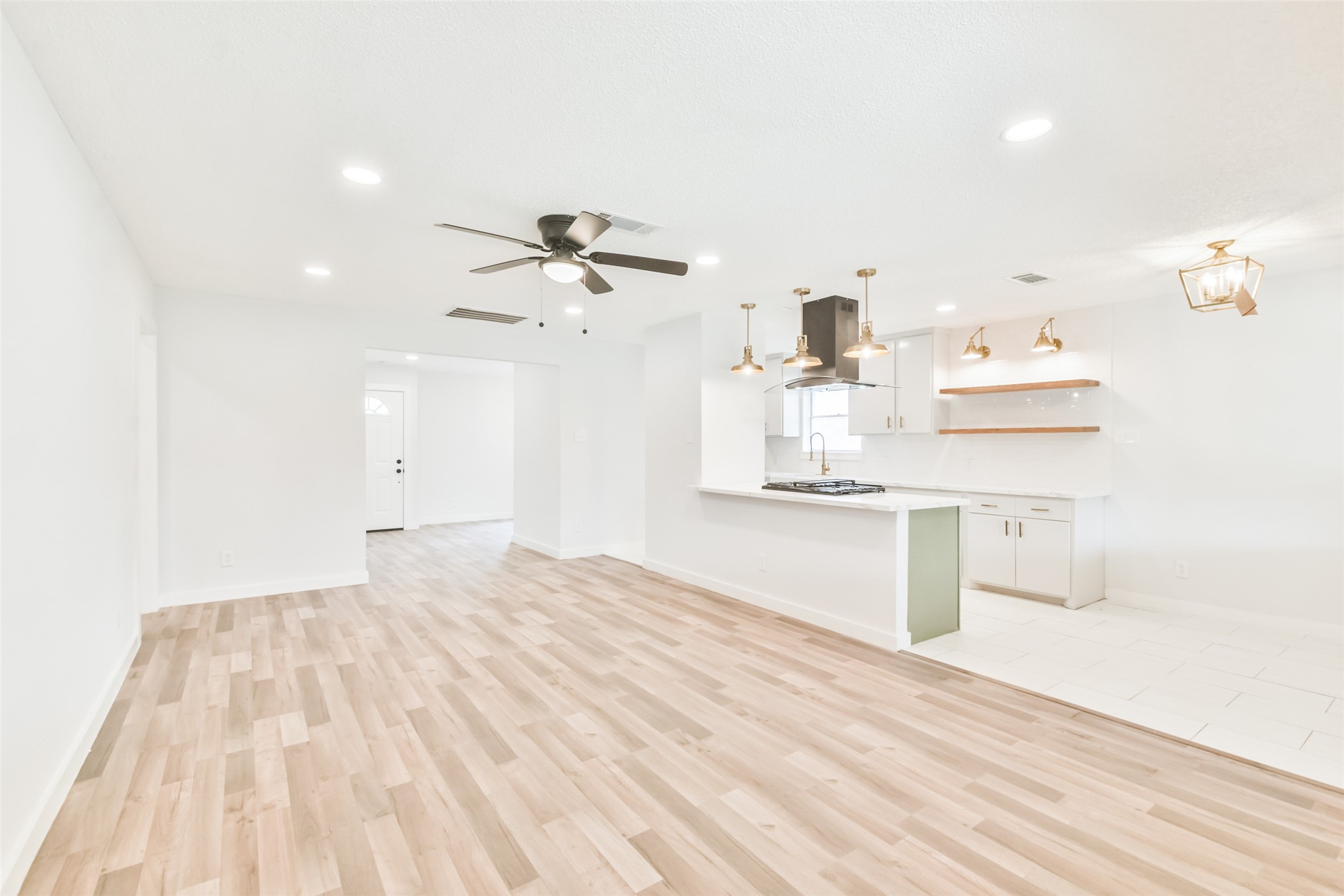 5505 Tanglebriar Drive , Dickinson, TX, 77539 | 14305188 | Realty Texas LLC