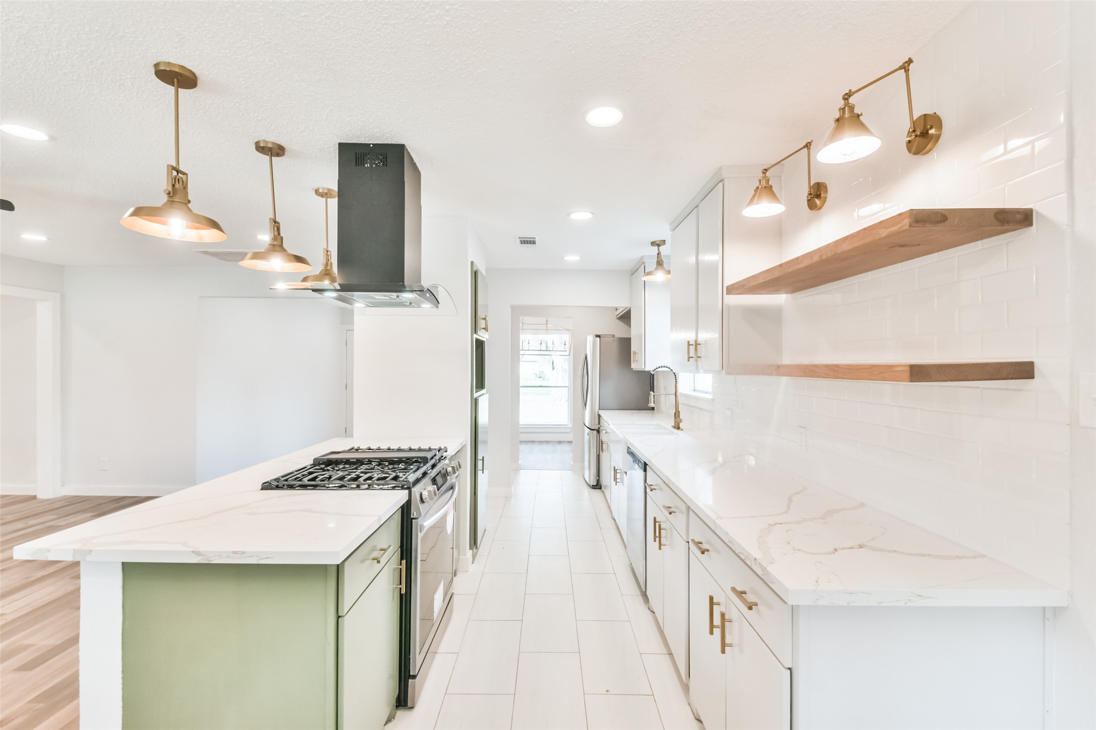 5505 Tanglebriar Drive , Dickinson, TX, 77539 | 14305188 | Realty Texas LLC