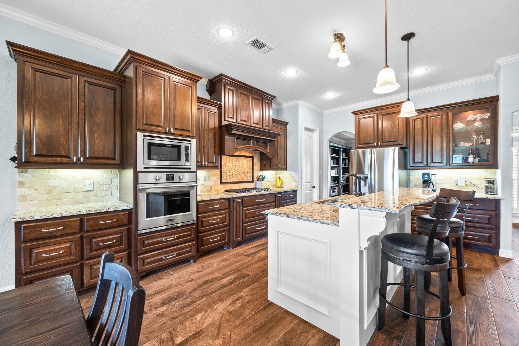 705 Rustic Oaks Drive , Angleton, TX, 77515 | 74477452 | Realty Texas LLC