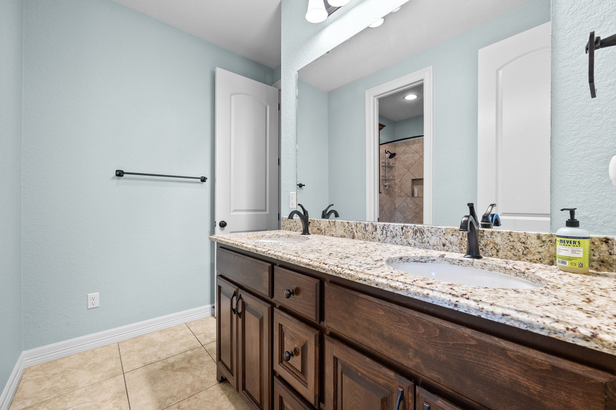 705 Rustic Oaks Drive , Angleton, TX, 77515 | 74477452 | Realty Texas LLC