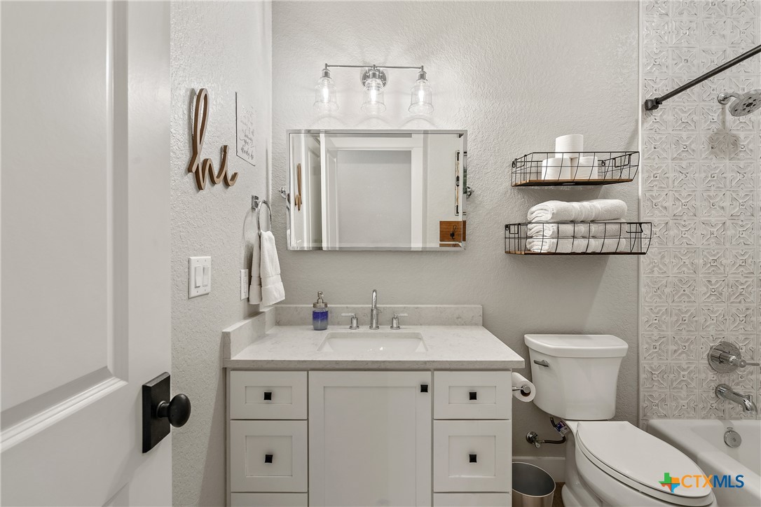 2454 McKinney Loop , Blanco, TX, 78606 | 545818 | Realty Texas LLC
