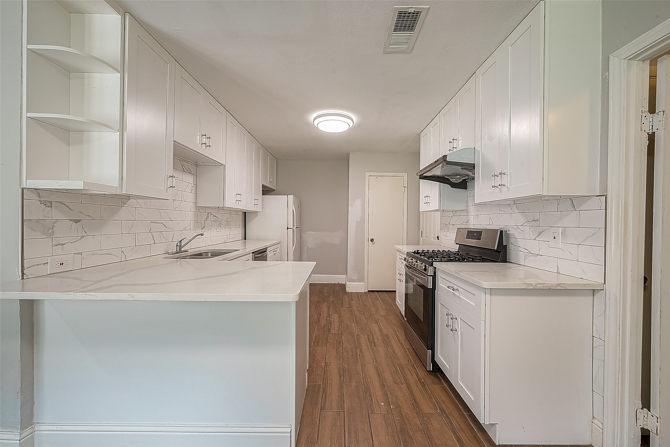 1327 Kelving Way , Wharton, TX, 77488 | 49161839 | Realty Texas LLC