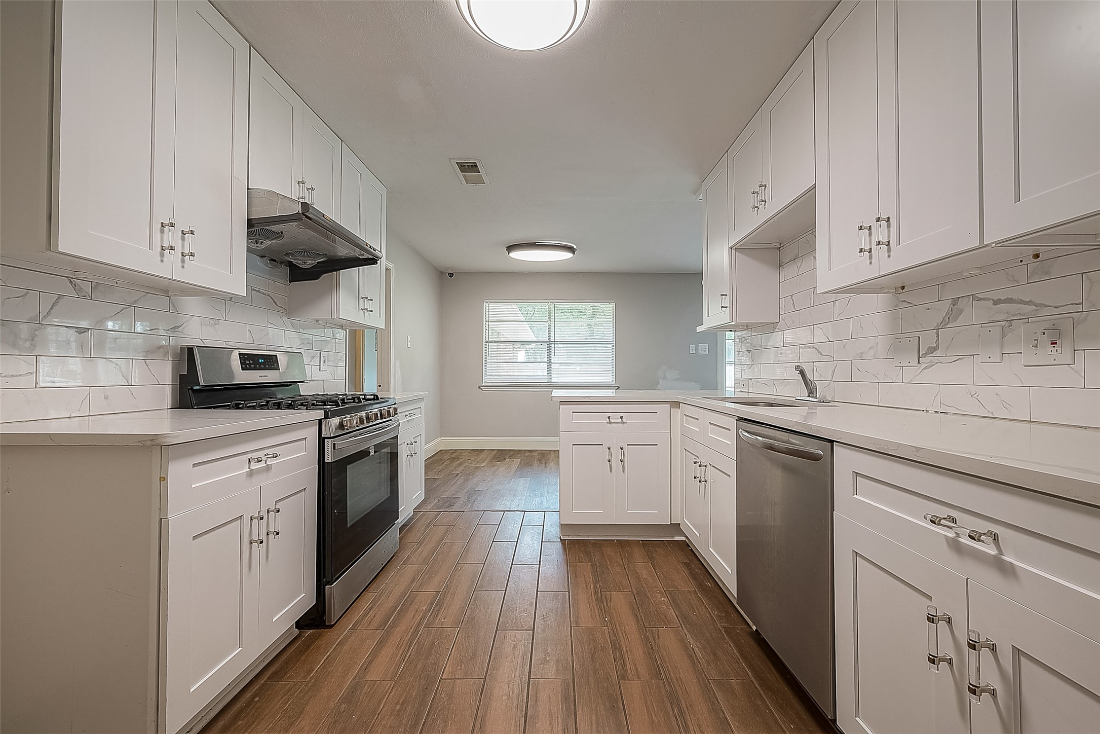 1327 Kelving Way , Wharton, TX, 77488 | 49161839 | Realty Texas LLC