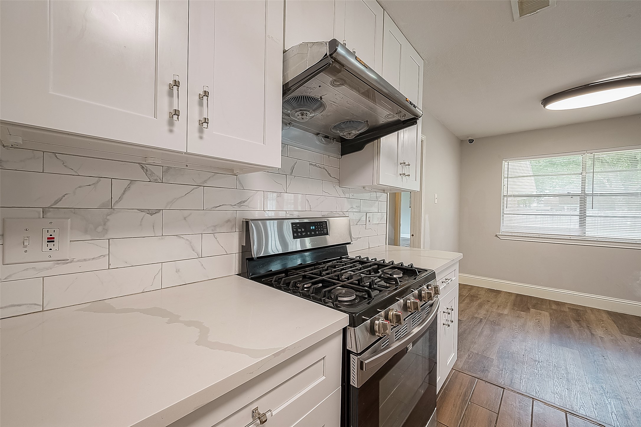 1327 Kelving Way , Wharton, TX, 77488 | 49161839 | Realty Texas LLC