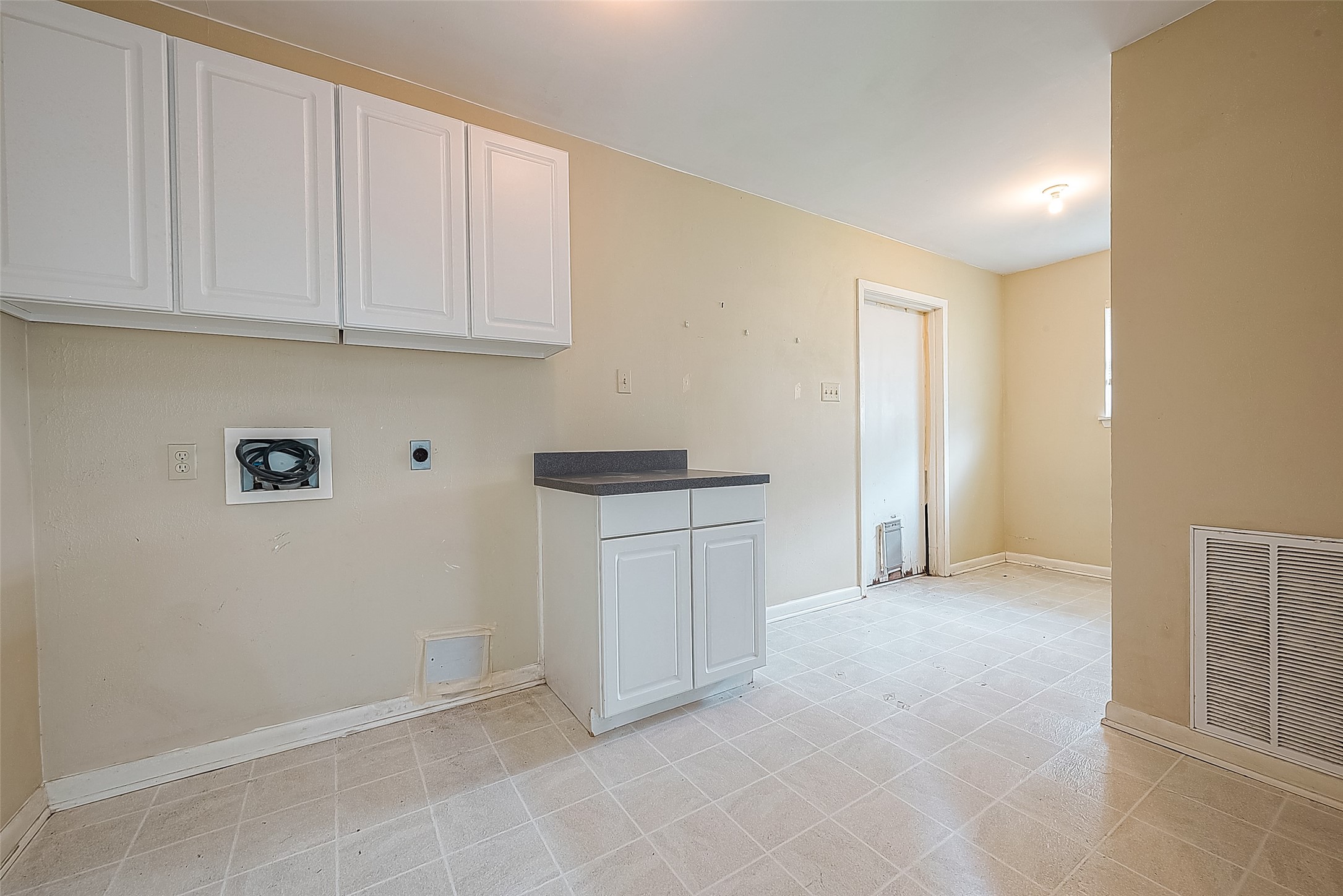 1327 Kelving Way , Wharton, TX, 77488 | 49161839 | Realty Texas LLC