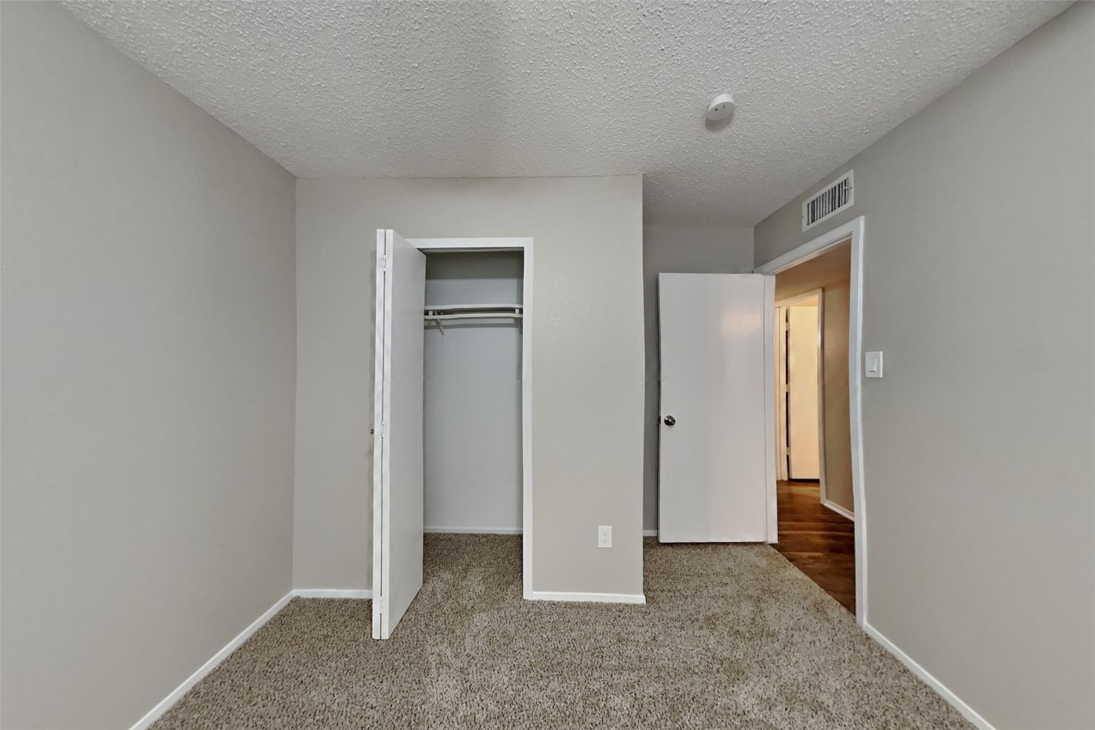 2920 Oakridge Drive , Bedford, TX, 76021 | 20631966 | Realty Texas LLC