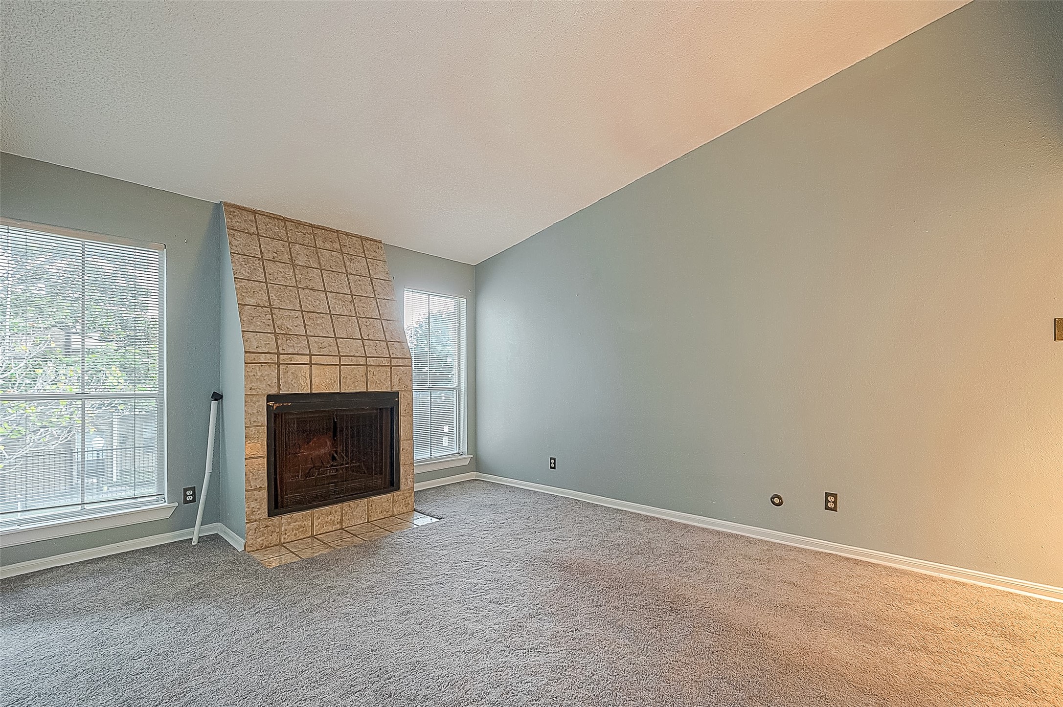 700 Thicket Lane 106 , Houston, TX, 77079 | 71976387 | Realty Texas LLC