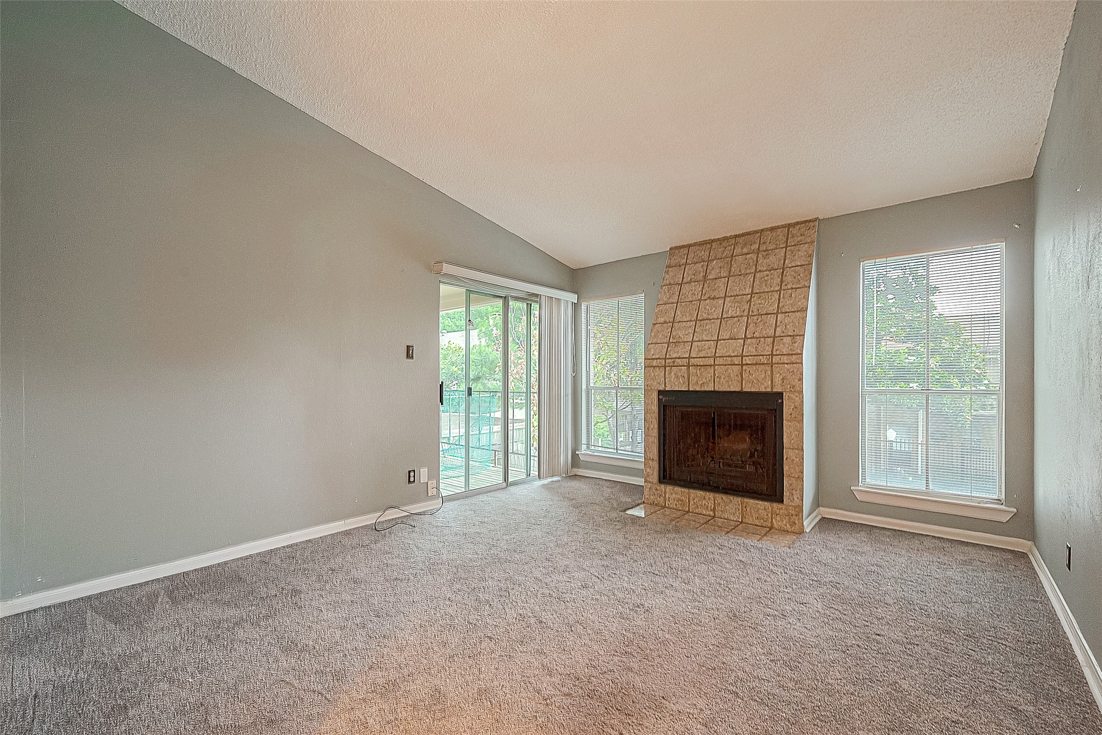 700 Thicket Lane 106 , Houston, TX, 77079 | 71976387 | Realty Texas LLC