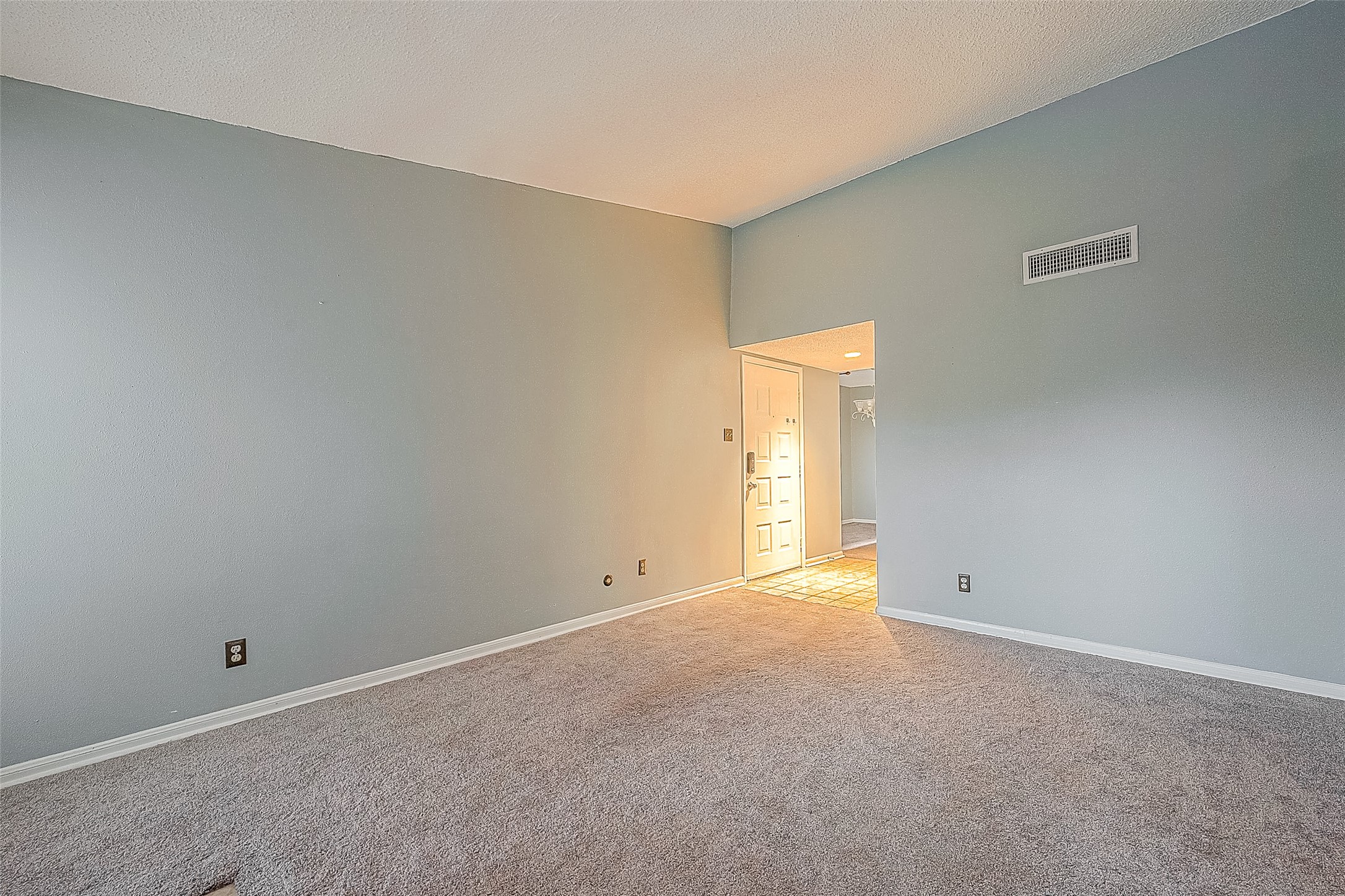 700 Thicket Lane 106 , Houston, TX, 77079 | 71976387 | Realty Texas LLC