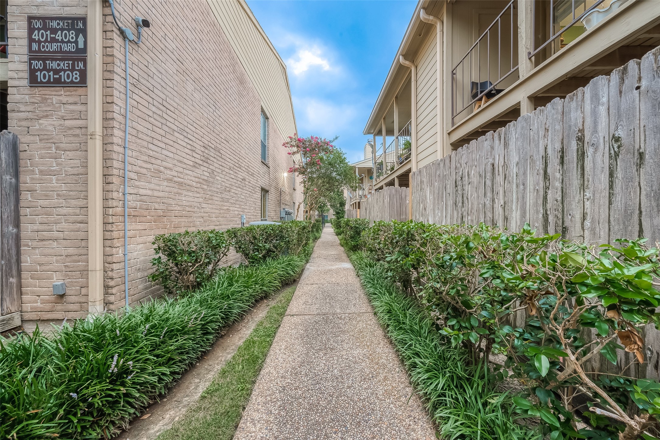 700 Thicket Lane 106 , Houston, TX, 77079 | 71976387 | Realty Texas LLC