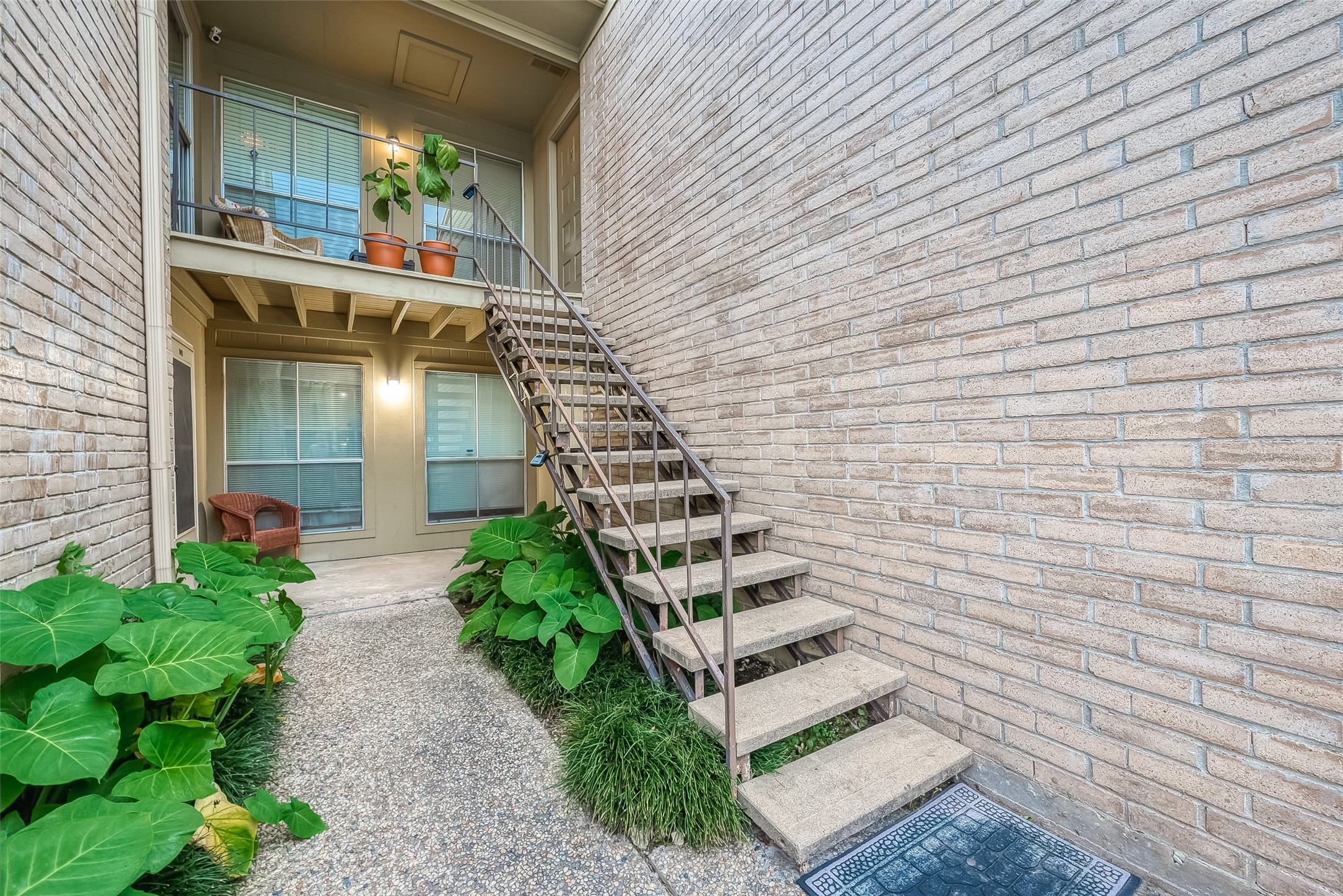 700 Thicket Lane 106 , Houston, TX, 77079 | 71976387 | Realty Texas LLC