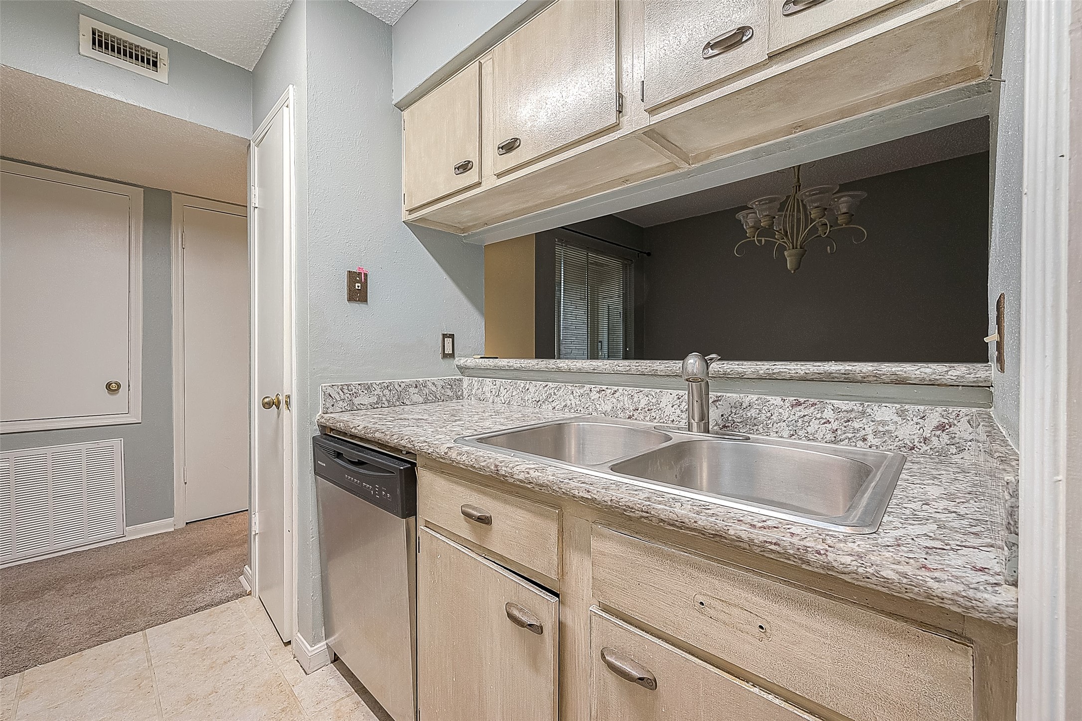 700 Thicket Lane 106 , Houston, TX, 77079 | 71976387 | Realty Texas LLC