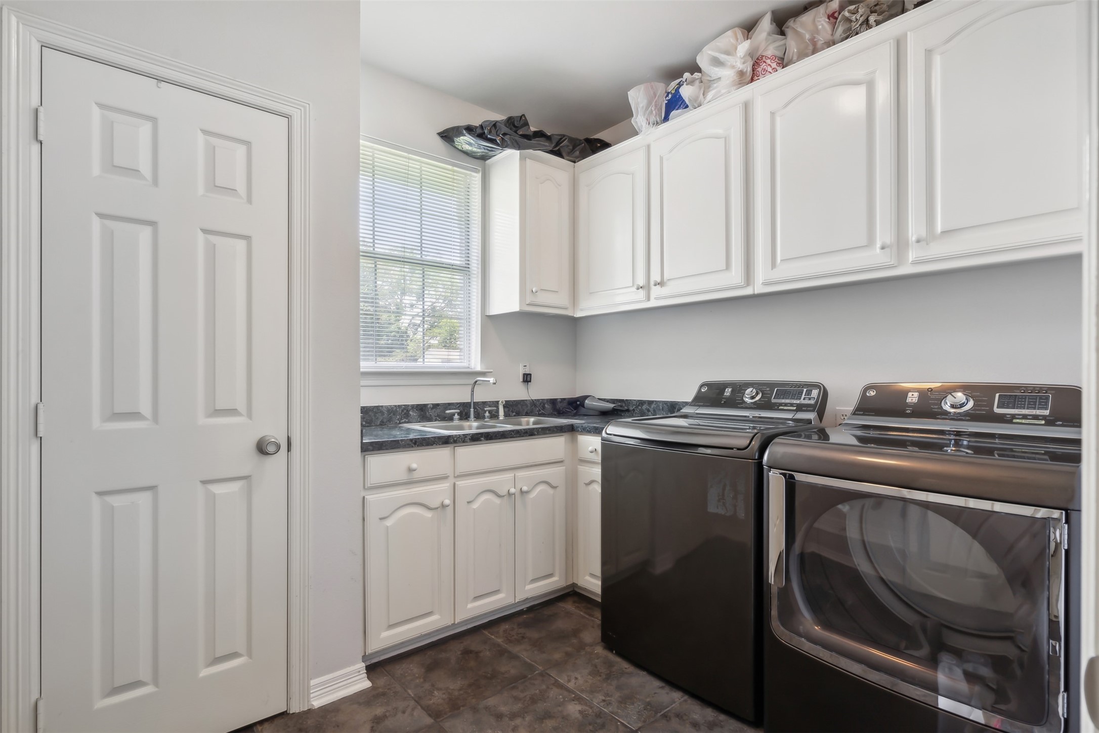 202 Cedar Drive , Grand Prairie, TX, 75052 | 20630702 | Realty Texas LLC