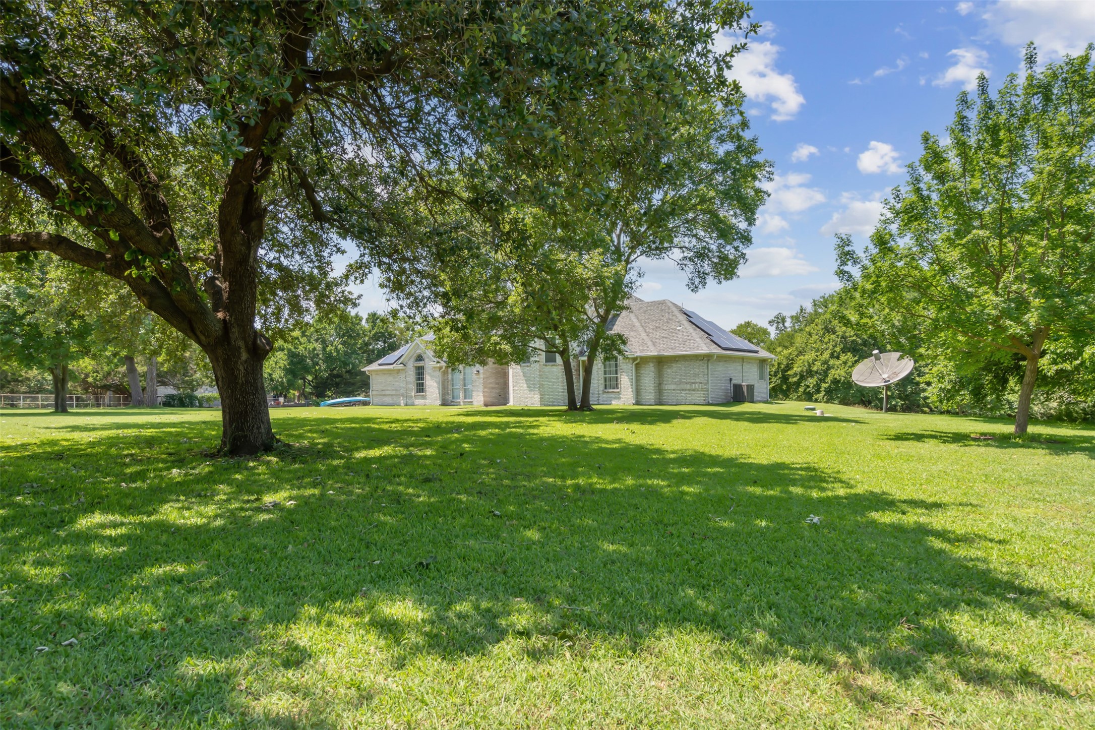 202 Cedar Drive , Grand Prairie, TX, 75052 | 20630702 | Realty Texas LLC