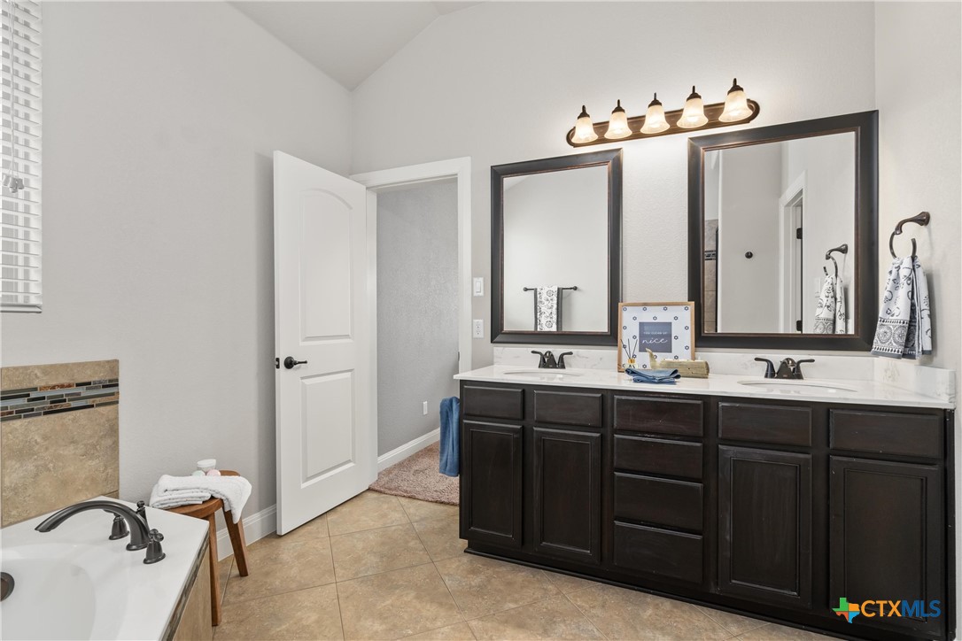 208 Lismore Street , Hutto, TX, 78634 | 545949 | Realty Texas LLC