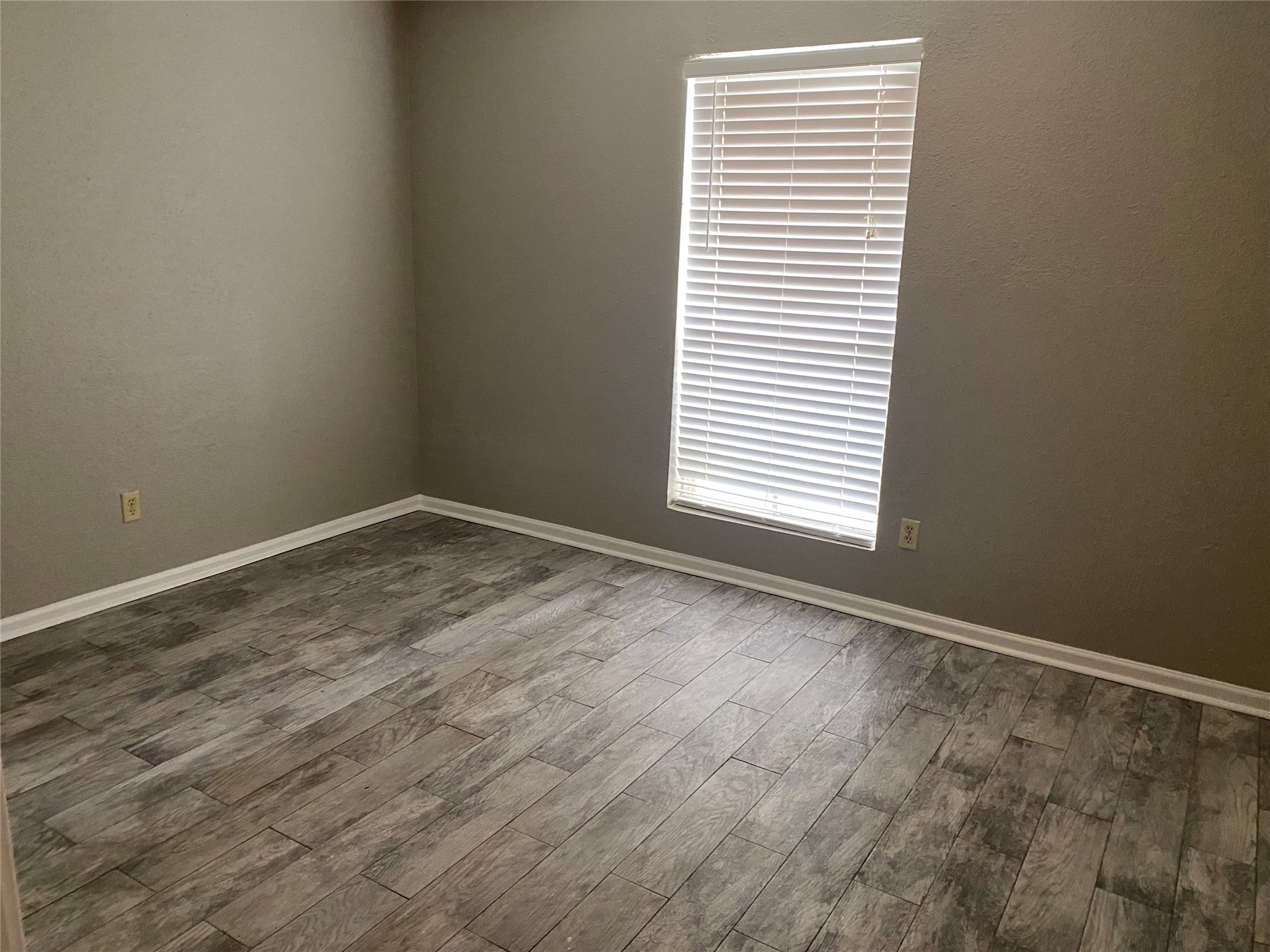 1516 Bay Area Boulevard J9 , Houston, TX, 77058 | 88089747 | Realty Texas LLC