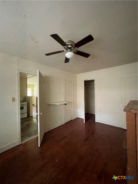 404 Sheehan Street , Yoakum, TX, 77995 | 545719 | Realty Texas LLC