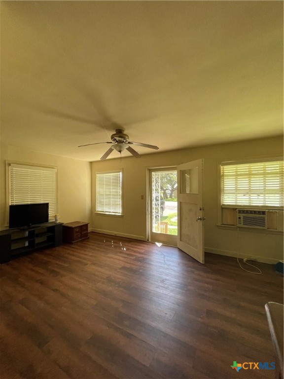 404 Sheehan Street , Yoakum, TX, 77995 | 545719 | Realty Texas LLC