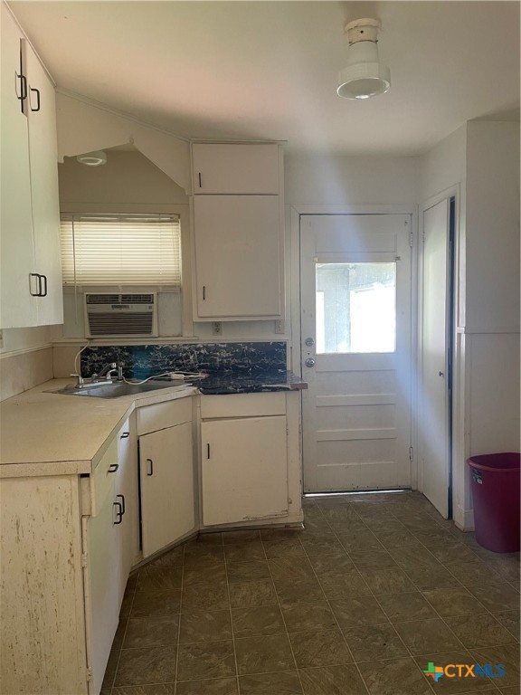 404 Sheehan Street , Yoakum, TX, 77995 | 545719 | Realty Texas LLC