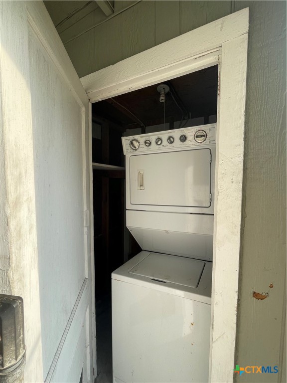 404 Sheehan Street , Yoakum, TX, 77995 | 545719 | Realty Texas LLC