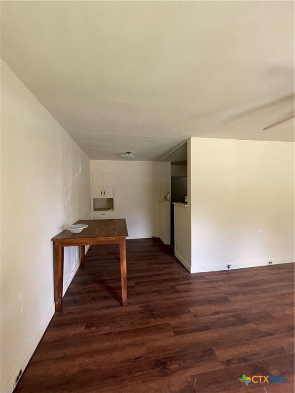 404 Sheehan Street , Yoakum, TX, 77995 | 545719 | Realty Texas LLC