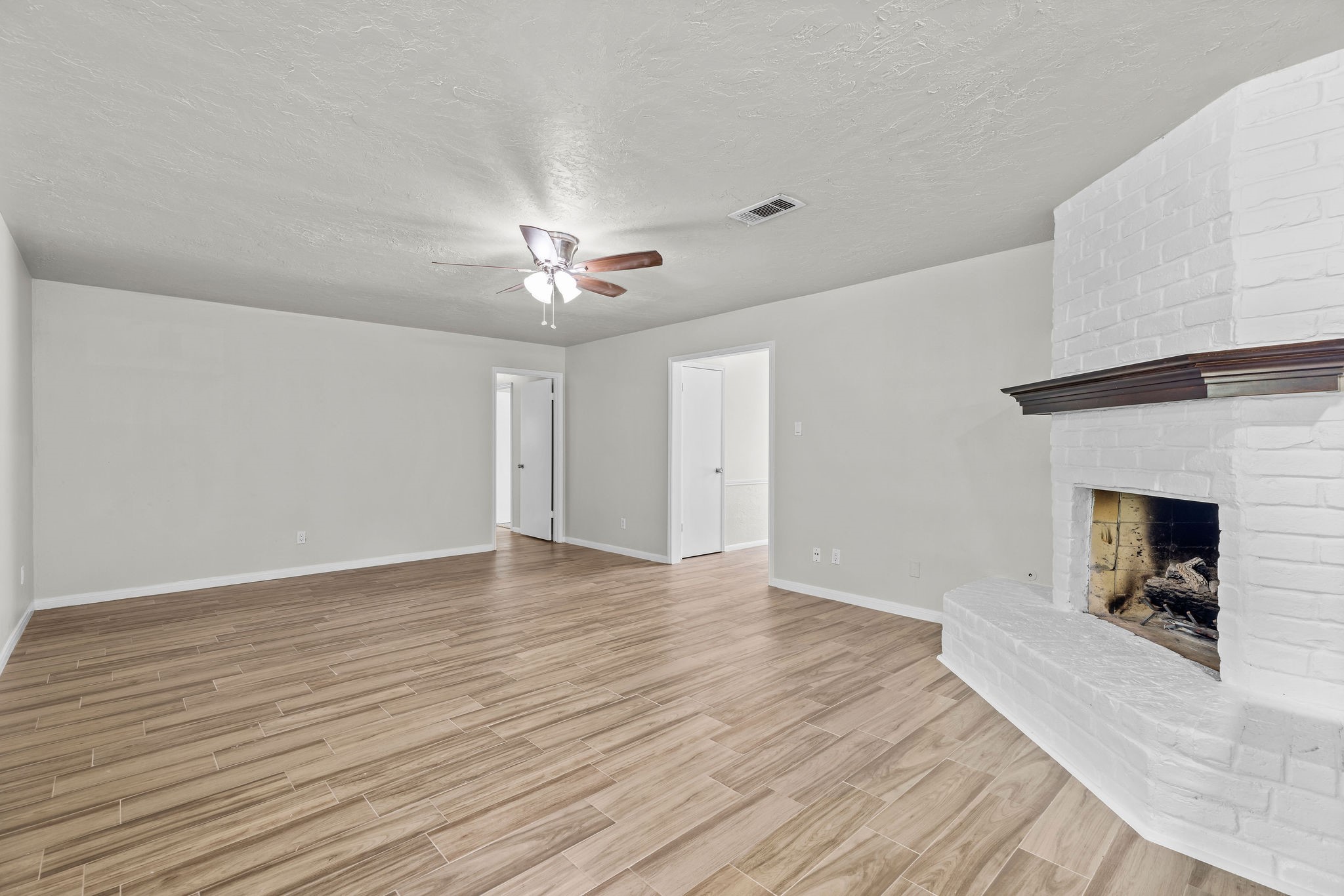27201 Paula Lane , Conroe, TX, 77385 | 67827293 | Realty Texas LLC