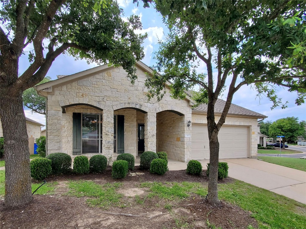 12 White Magnolia Circle 