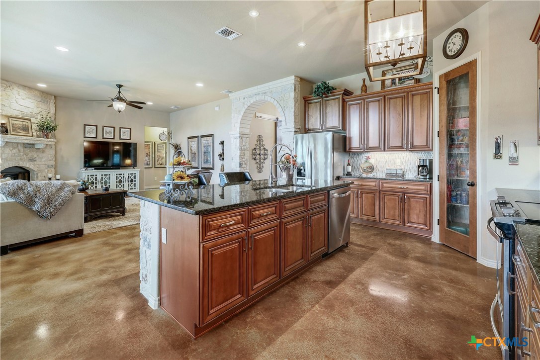 1056 Parkview Drive Way 