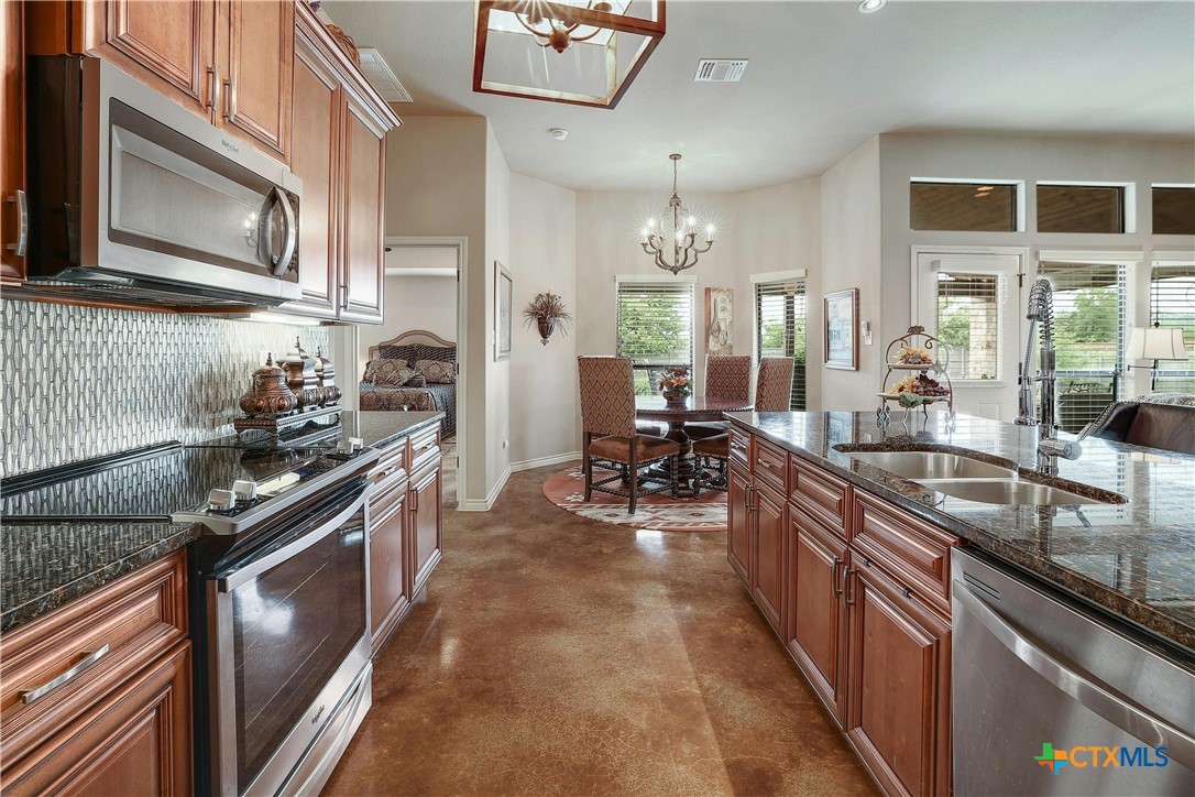 1056 Parkview Drive Way 