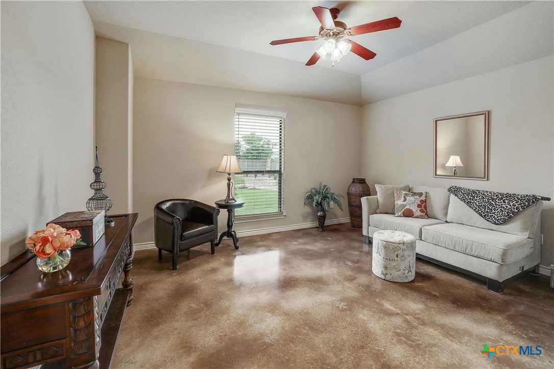 1056 Parkview Drive Way 
