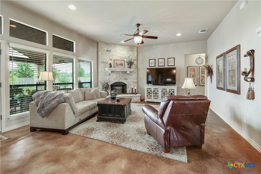 1056 Parkview Drive Way 