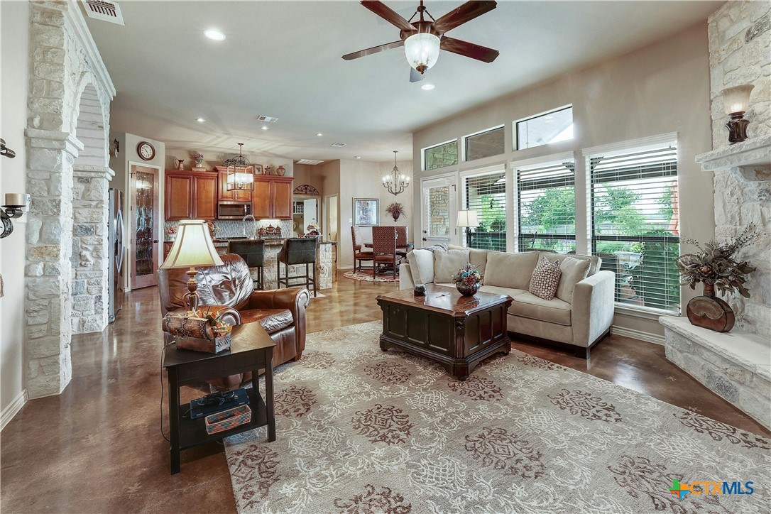 1056 Parkview Drive Way 