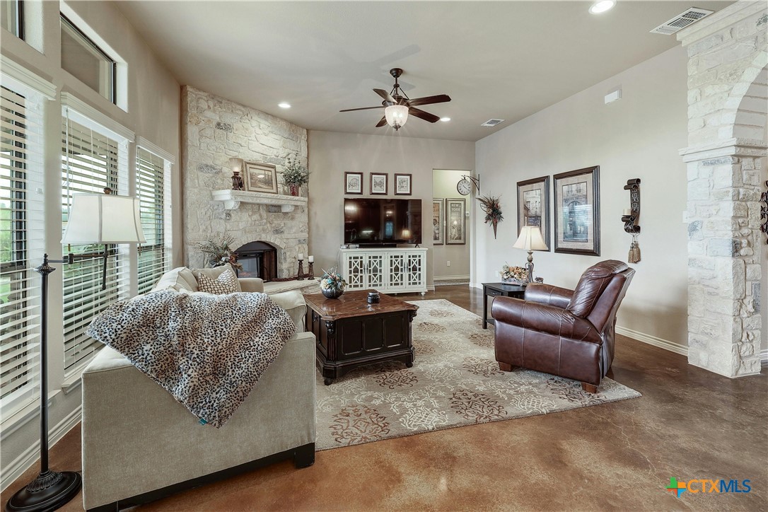 1056 Parkview Drive Way 