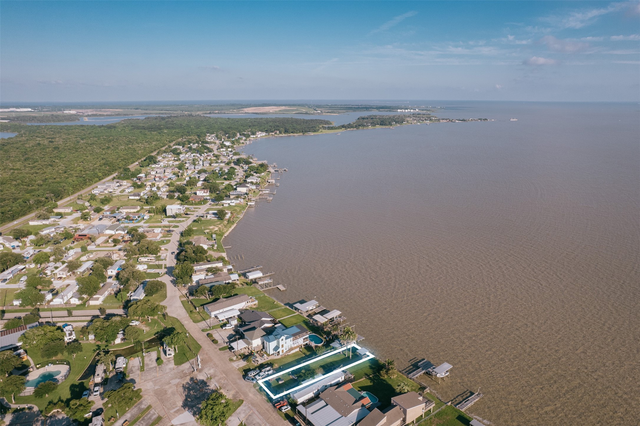 2338 Bay Oaks Harbor Drive , Baytown, TX, 77523 | 70850814 | Realty Texas LLC