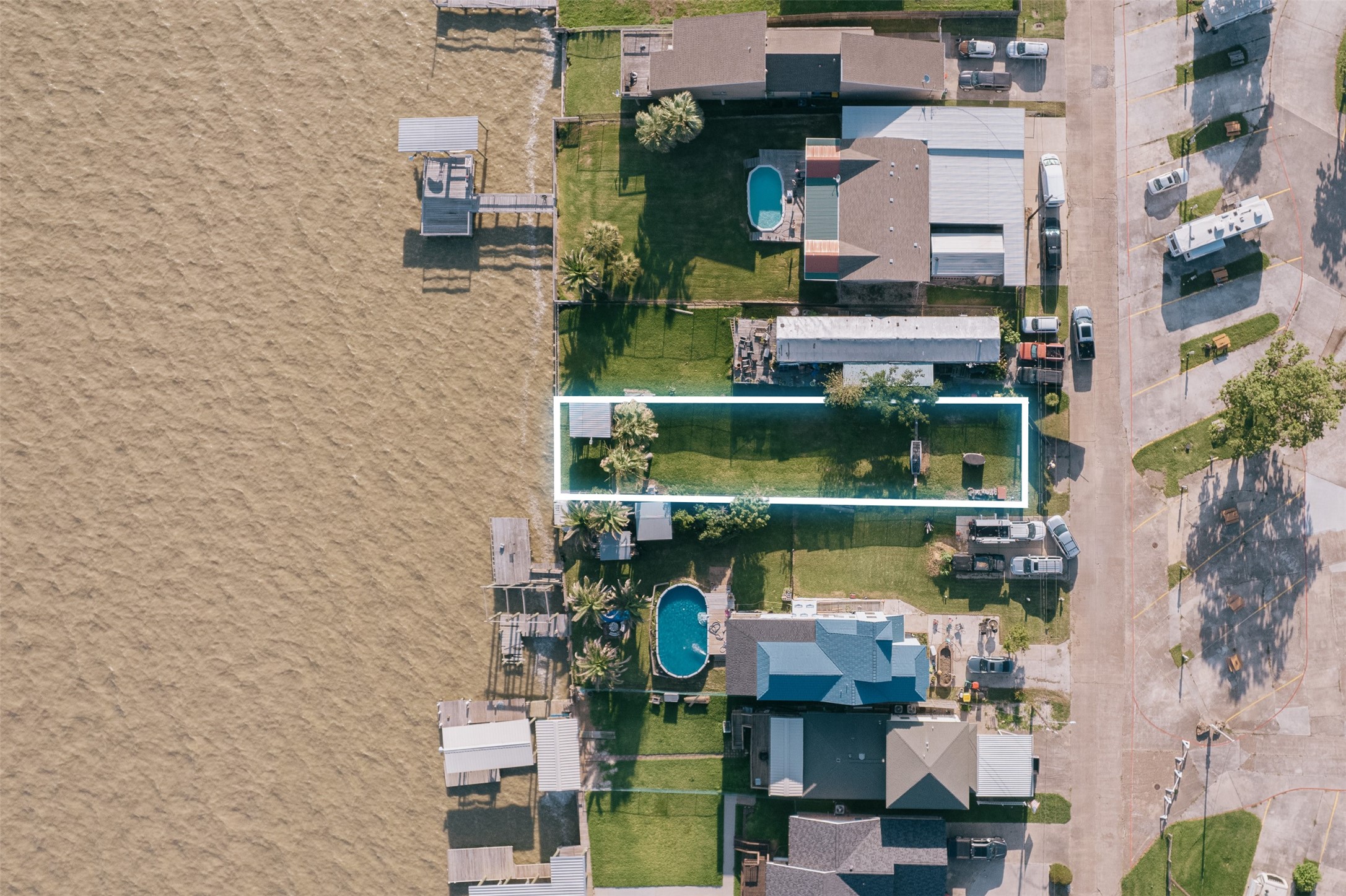 2338 Bay Oaks Harbor Drive , Baytown, TX, 77523 | 70850814 | Realty Texas LLC