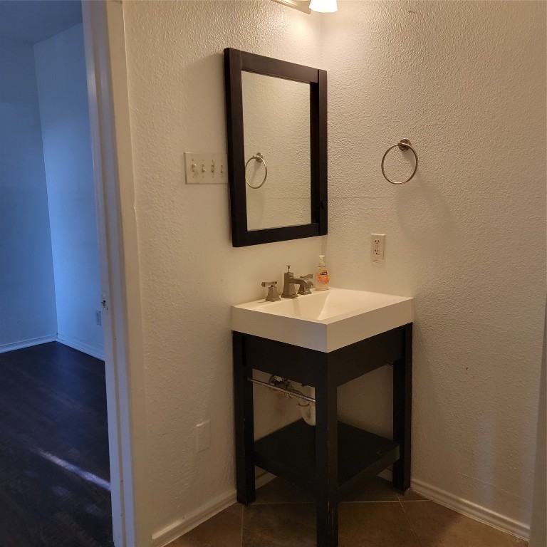 1166 Ridgeway Drive , Austin, TX, 78702 | 6768281 | Realty Texas LLC