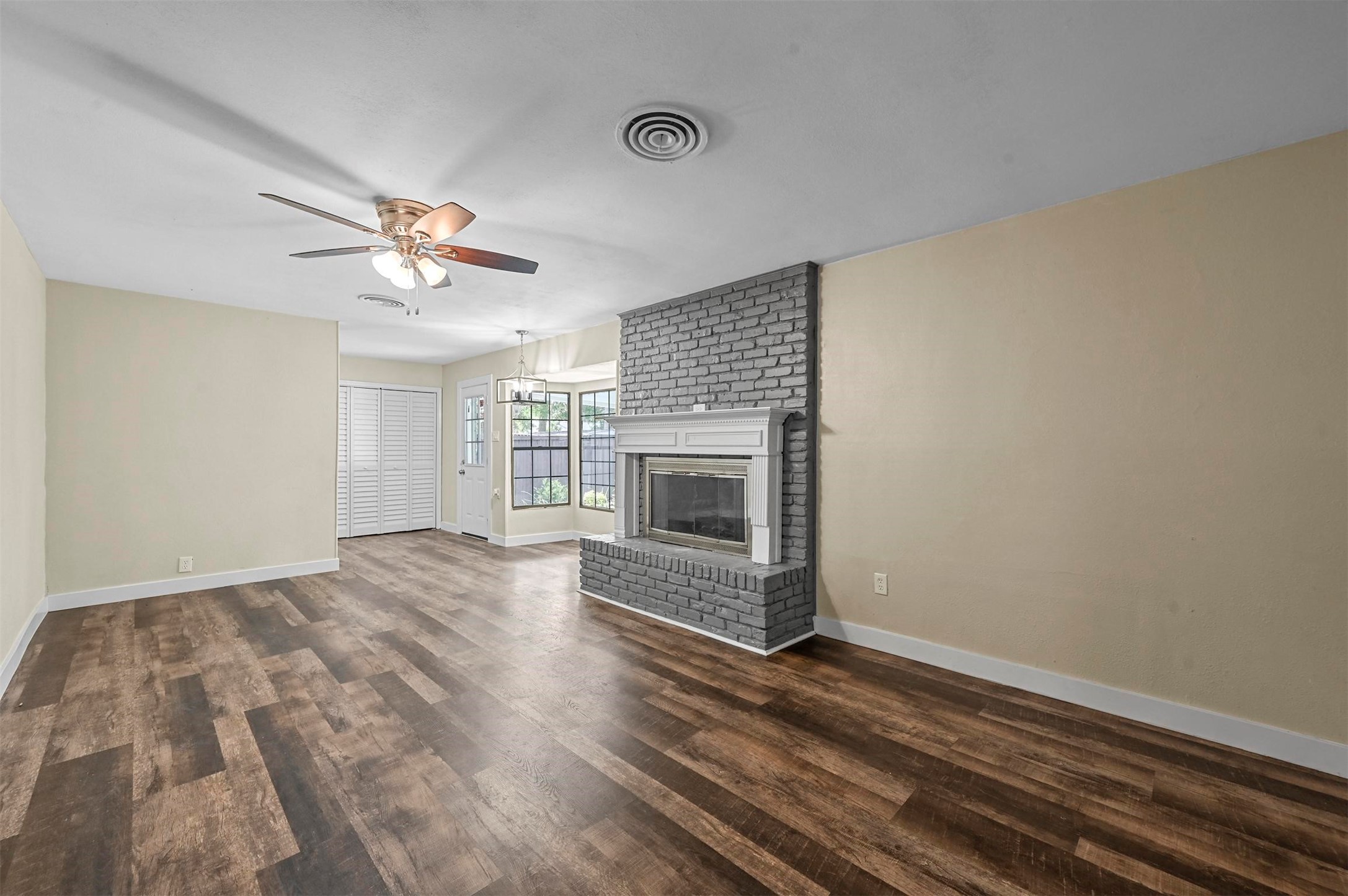 2612 Conflans Road , Irving, TX, 75061 | 20653878 | Realty Texas LLC
