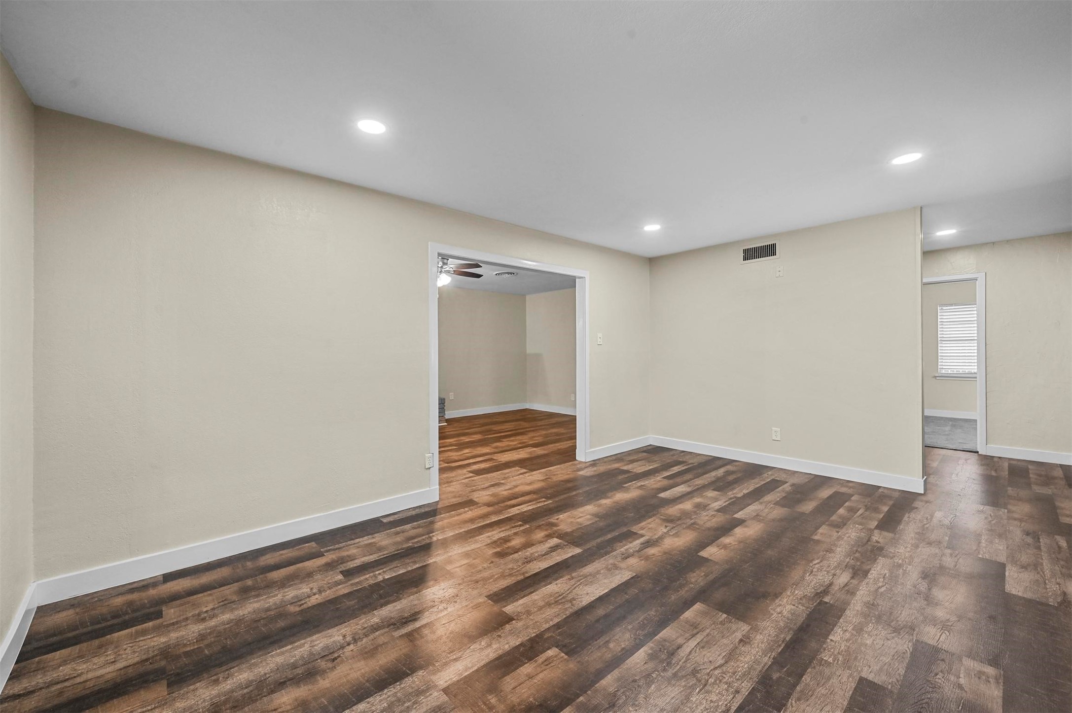 2612 Conflans Road , Irving, TX, 75061 | 20653878 | Realty Texas LLC