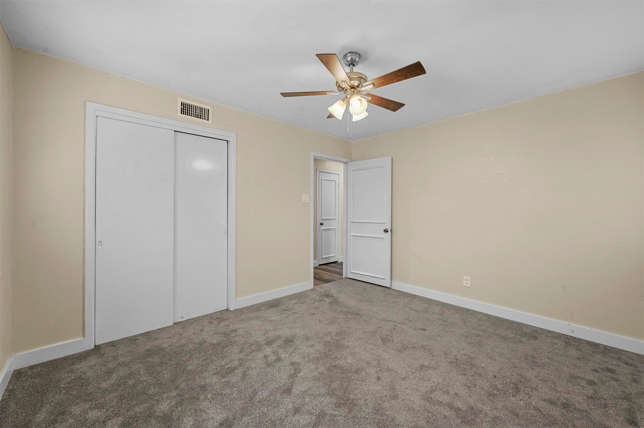 2612 Conflans Road , Irving, TX, 75061 | 20653878 | Realty Texas LLC