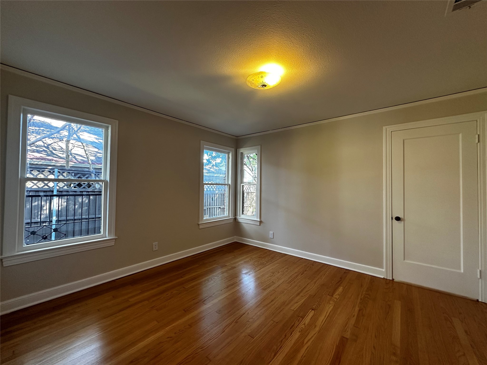 811 Clermont Avenue , Dallas, TX, 75223 | 20656843 | Realty Texas LLC