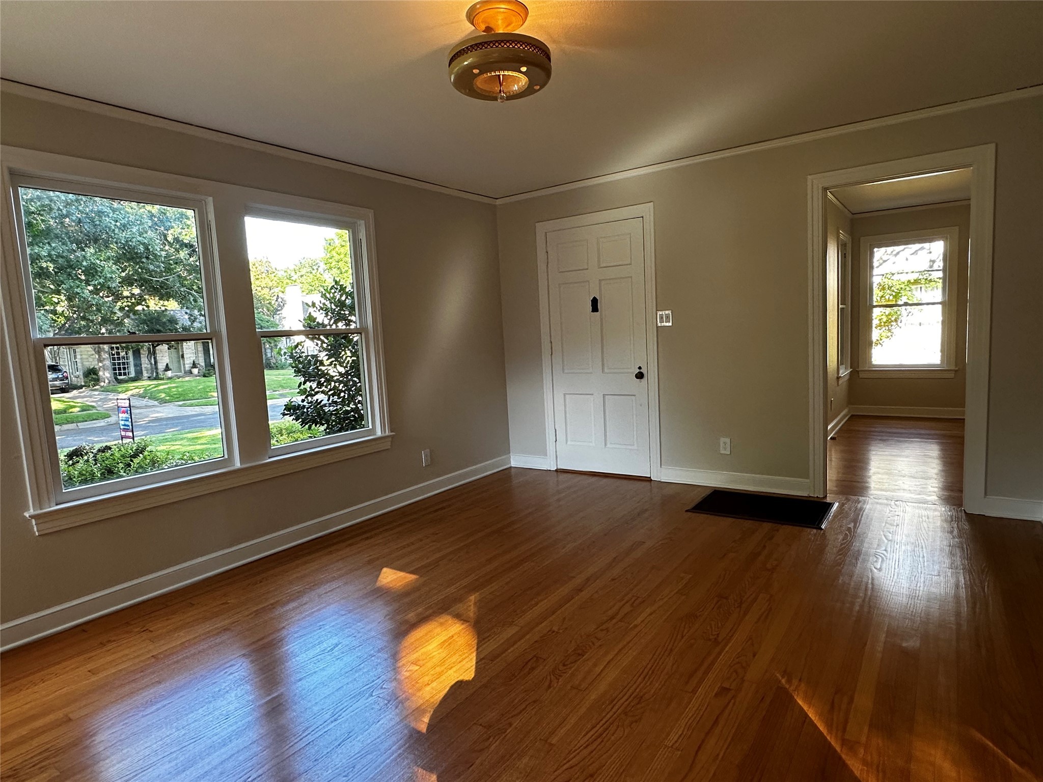 811 Clermont Avenue , Dallas, TX, 75223 | 20656843 | Realty Texas LLC