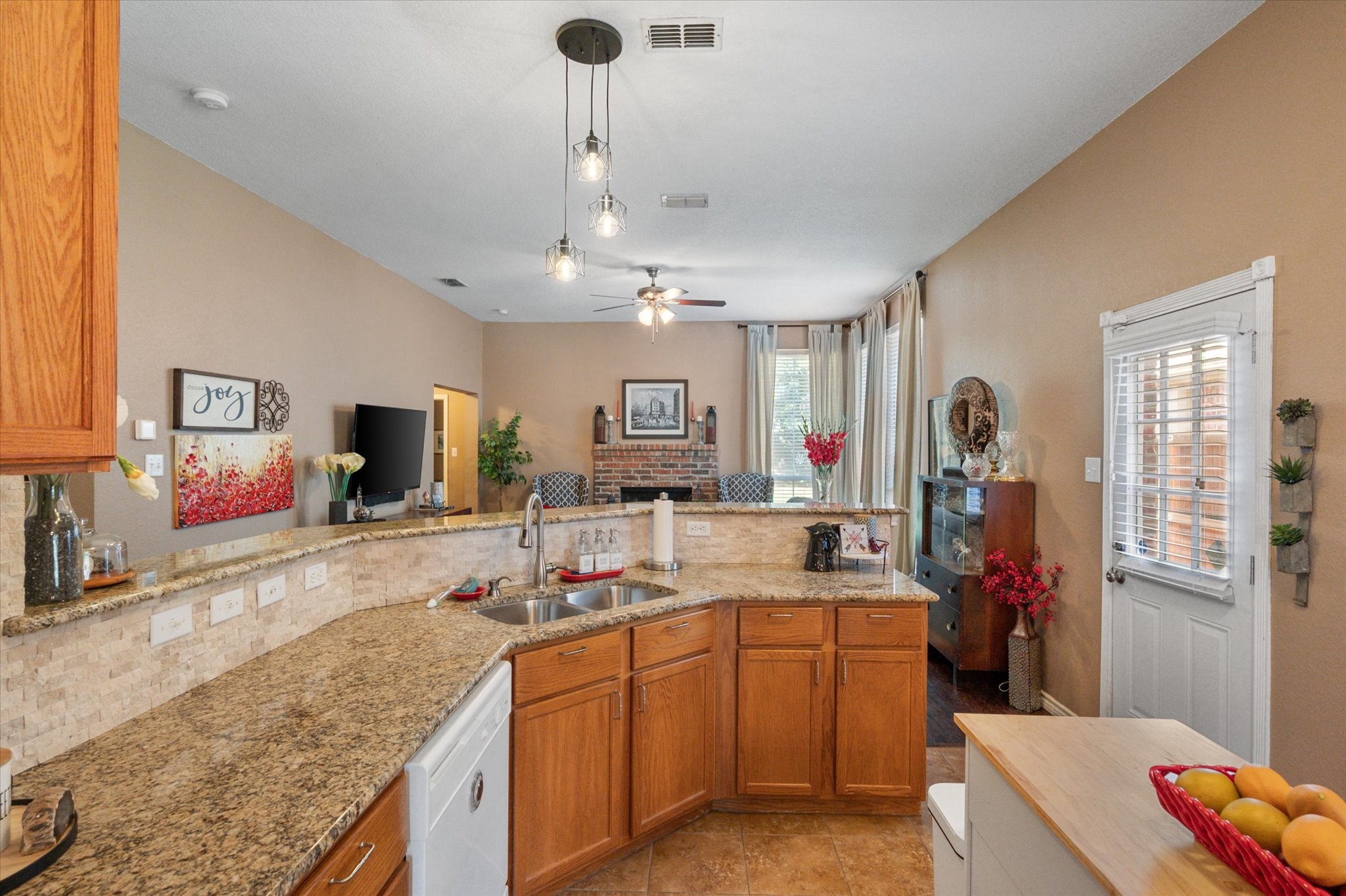 6815 Lakehurst Lane , Sachse, TX, 75048 | 20649920 | Realty Texas LLC