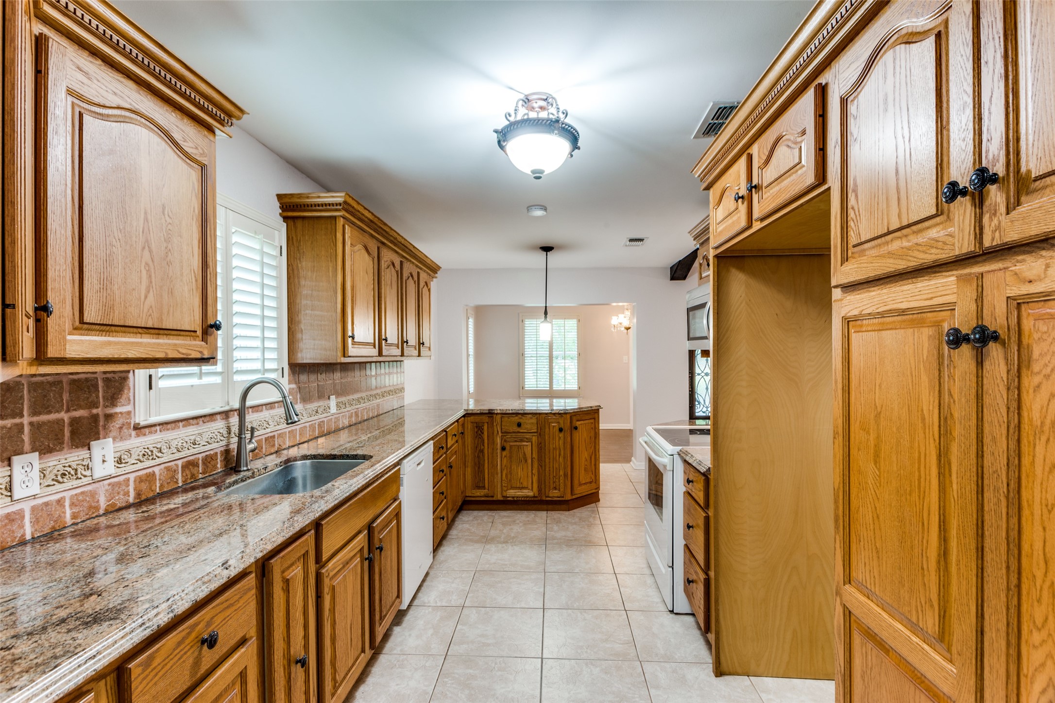 1137 Melvin Drive , Benbrook, TX, 76126 | 20655396 | Realty Texas LLC