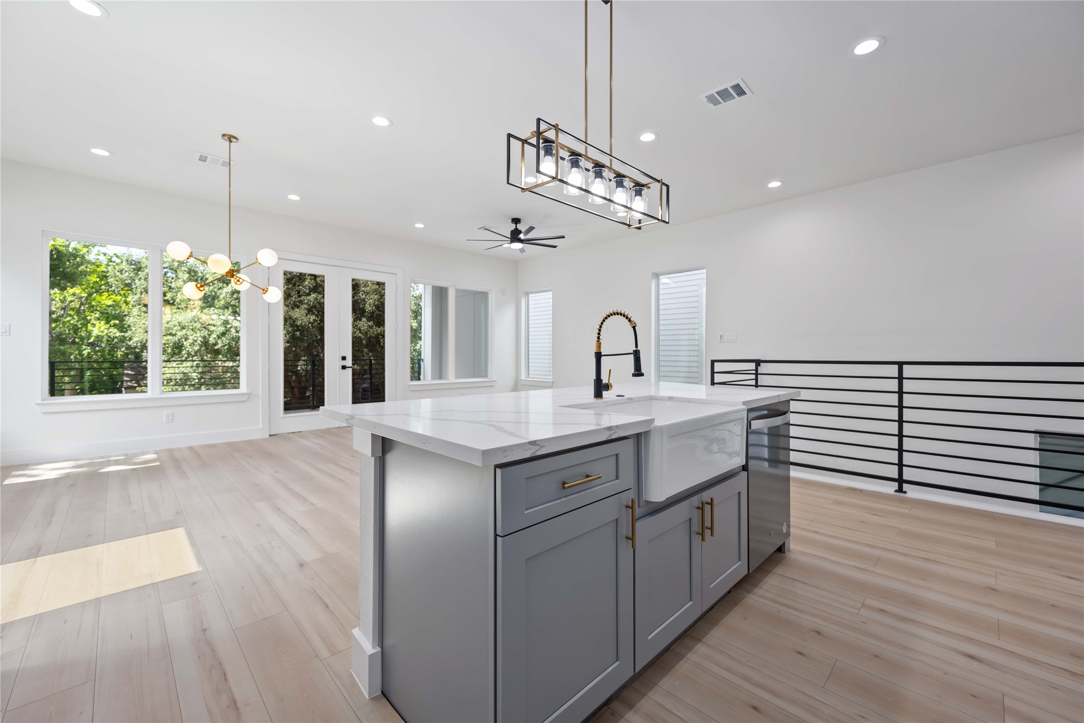5328 Wenda Street A/B , Houston, TX, 77033 | 10762844 | Realty Texas LLC