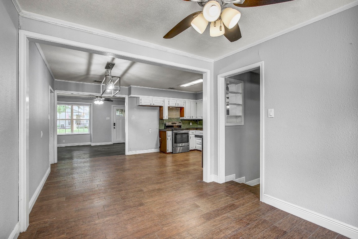 908 Kent Street , Taylor, TX, 76574 | 4661856 | Realty Texas LLC