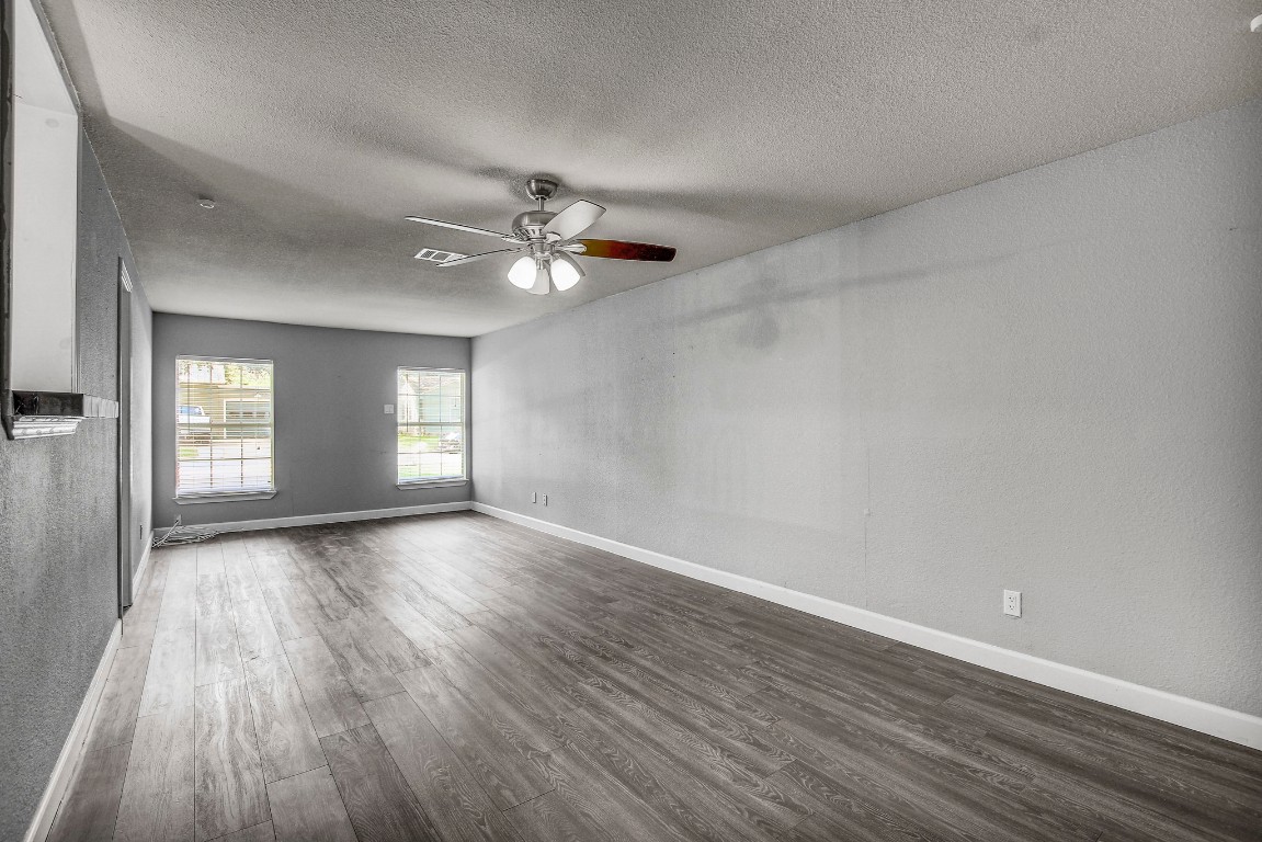 908 Kent Street , Taylor, TX, 76574 | 4661856 | Realty Texas LLC